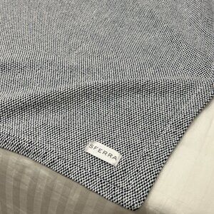 New Never Used No Tag: Sferra Terzo Bed End Blanket Throw